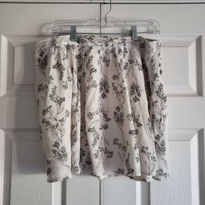 Black and White Floral Old Navy Skirt - Large